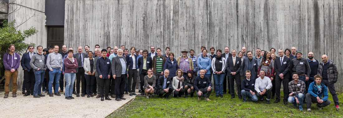 Gruppenbild aller Teilnehmer des VAO-Symposiums in Grenoble, Frankreich